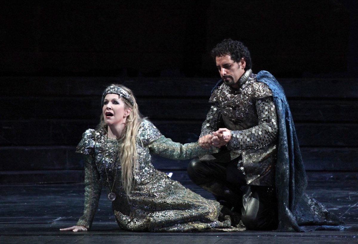The multi-faceted relationship between Elena and Uberto continues as he mysteriously speaks of the King and protecting Elena should she need it. This is the start of the Olympian Trio and the battle for the high c's. Rossini at his athletic best!  *Photos Brescia e Amisano © Teatro alla Scala