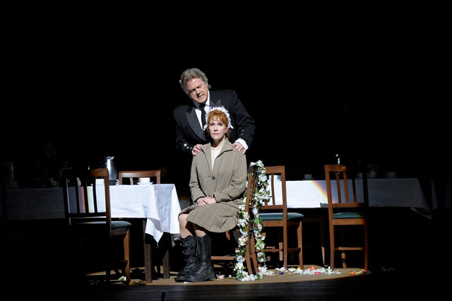 La Donna del Lago, Grand Théâtre de Genève. Elena is now faced with her imposed wedding to Rodrigo (the wonderful Gregory Kunde), and has not found a way to speak out against it. She is trying to honor her duty to her father and her clan by marrying a man she does not love. Her pain is immense, as she says, 