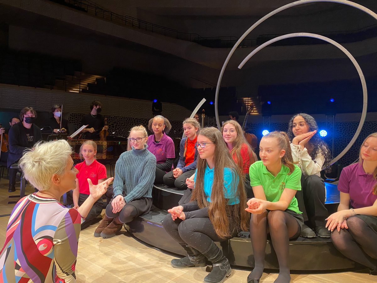 EDEN by Joyce DiDonato with The Young Class Xchoir at Elbphilharmonie Hamburg. Photo: Sophie Dand
